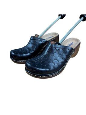 EUC Indigo by Clarks Women's Black Laser Cut Leather Mules Sz 9M